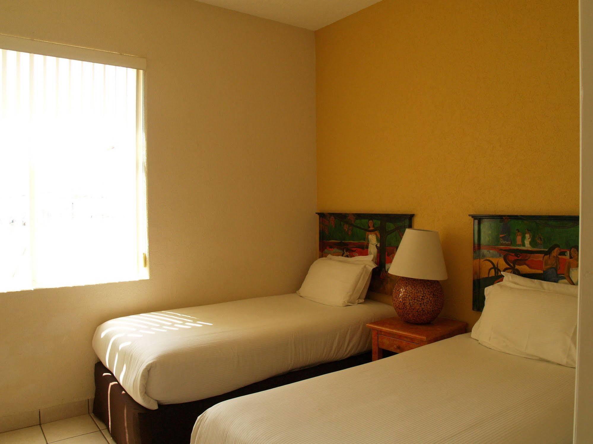 Hotel & Suites Galeria Morelia Buitenkant foto