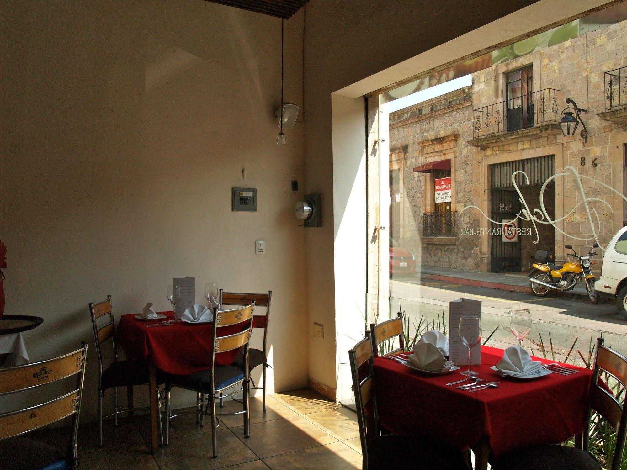 Hotel & Suites Galeria Morelia Buitenkant foto