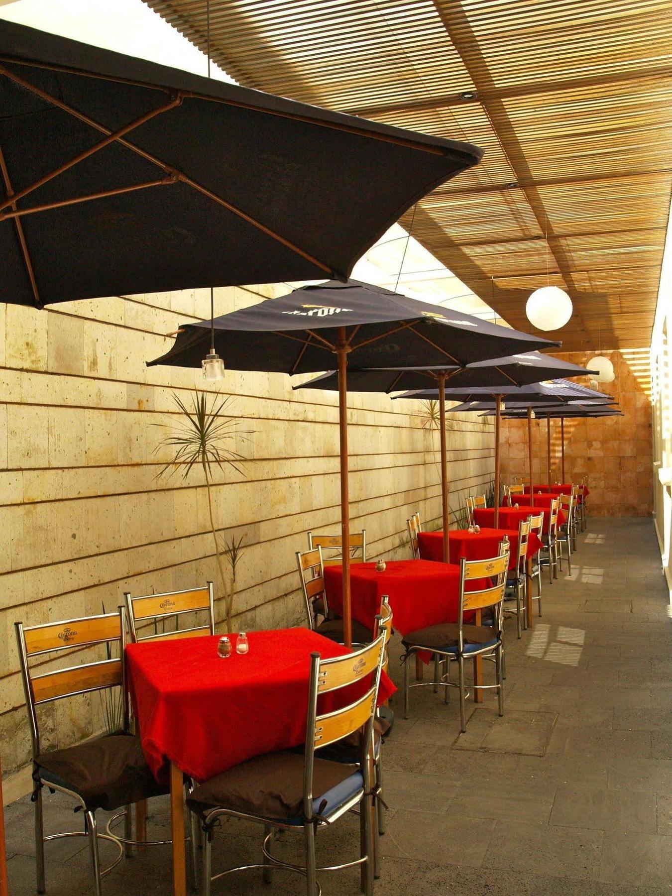 Hotel & Suites Galeria Morelia Buitenkant foto