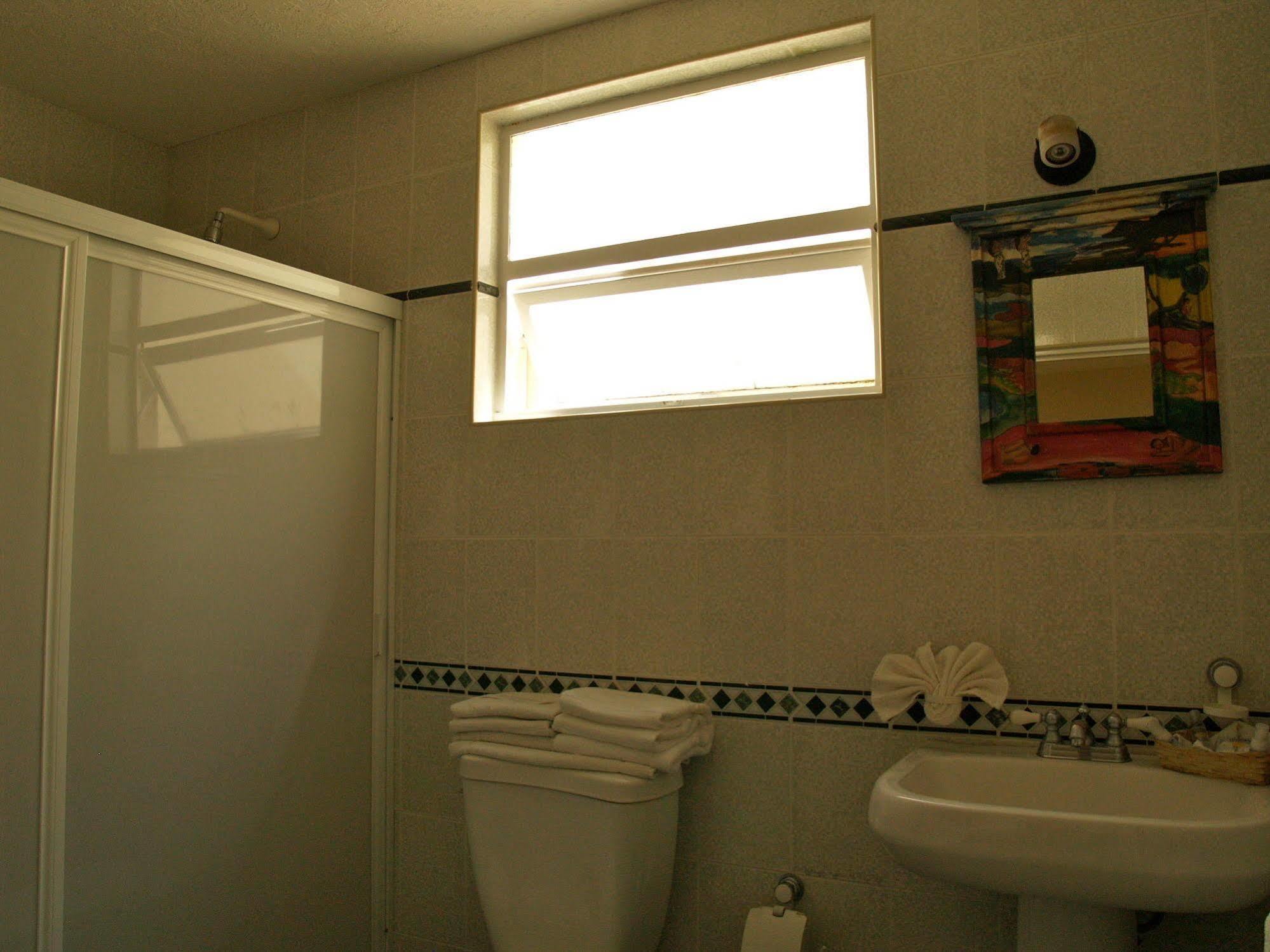 Hotel & Suites Galeria Morelia Buitenkant foto